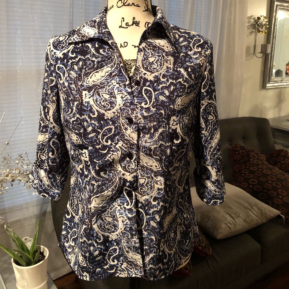 Notations tops women’s button down shirt. - Picture 6 of 6